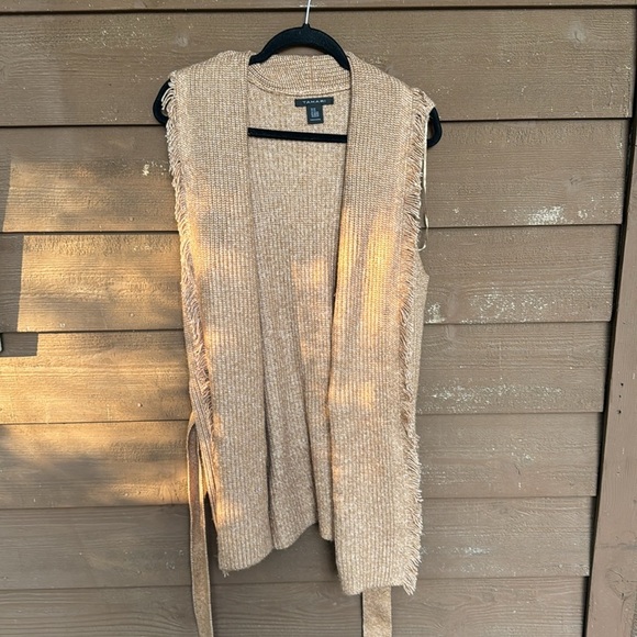 Tahari Super Soft Camel Knit Belted Vest size 2X - Picture 3 of 5